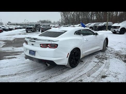 Used 2021 Chevrolet Camaro SS RWD image 4