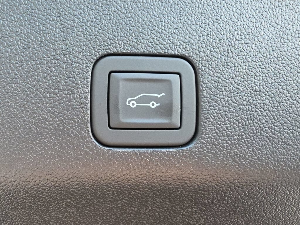 New 2026 GMC Yukon Denali AWD/4WD image 13