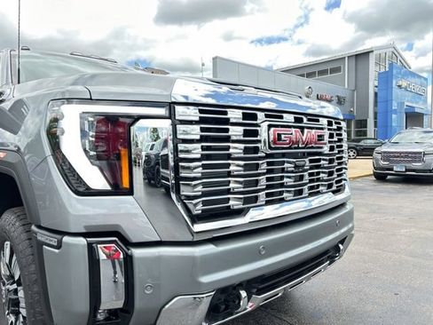 New 2026 GMC Sierra 2500 Denali w/ Technology Package AWD/4WD image 4