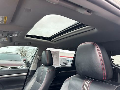 Used 2019 Toyota Highlander SE image 26