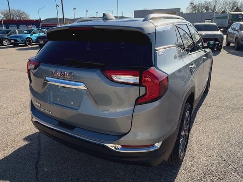 Used 2023 GMC Terrain SLT w/ Infotainment Package II image 8