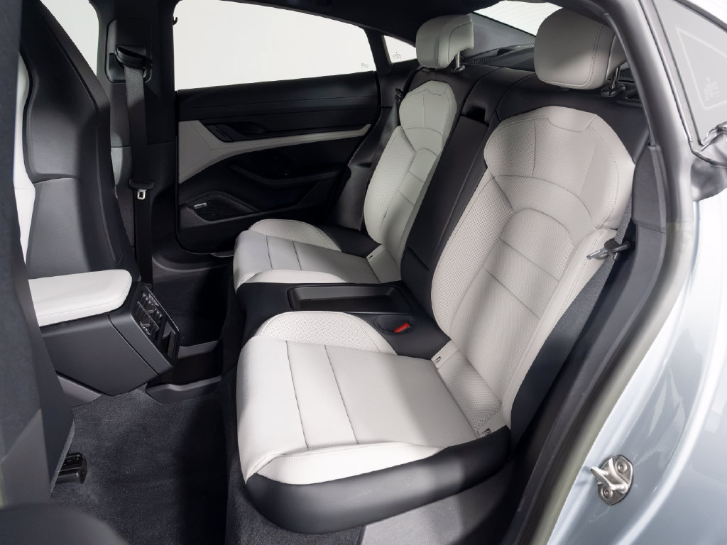 Certified 2023 Porsche Taycan 4S AWD/4WD image 43