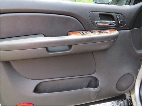 Used 2007 Chevrolet Suburban LTZ w/ LTZ Preferred Equipment Group image 34