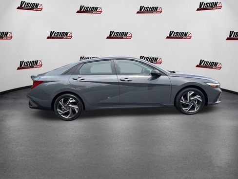 New 2025 Hyundai Elantra SEL FWD image 4