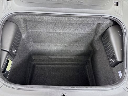 Used 2025 Porsche 718 Cayman image 31