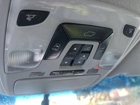 Used 2013 Toyota Sienna Limited w/ Premium Pkg AWD/4WD image 16