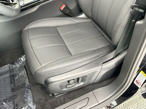 Used 2026 Land Rover Range Rover Evoque S image 16