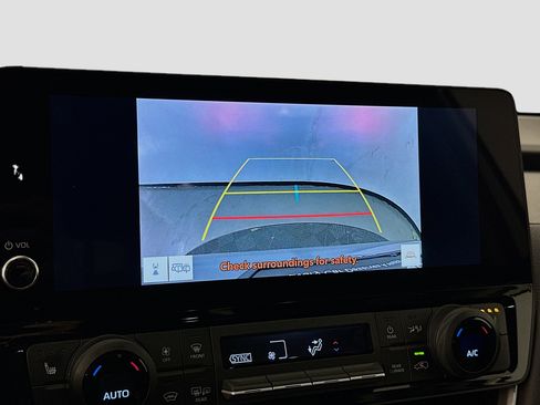 Used 2025 Toyota Grand Highlander XLE image 23