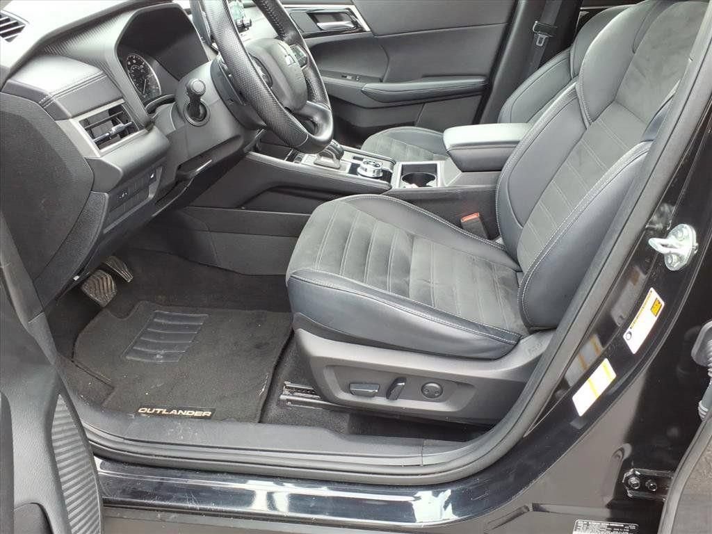Used 2024 Mitsubishi Outlander SE AWD/4WD image 15