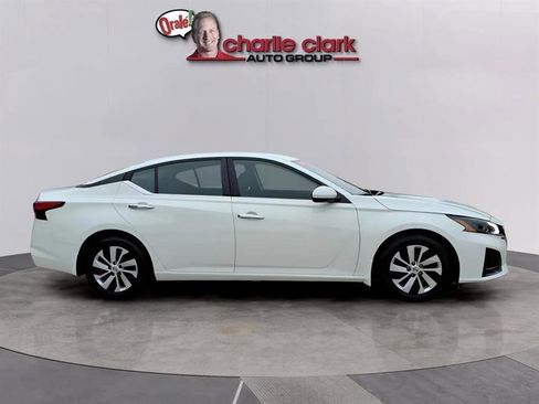 Used 2023 Nissan Altima 2.5 S image 6