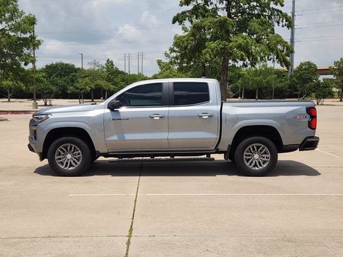 Used 2024 Chevrolet Colorado LT w/ LT Convenience Package III AWD/4WD image 4