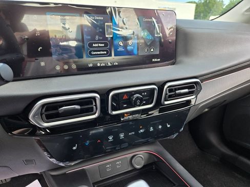 New 2026 Nissan Sentra SV w/ SV Convenience Package FWD image 8