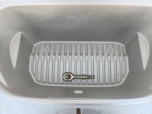 Used 2021 Tesla Model Y Long Range image 30