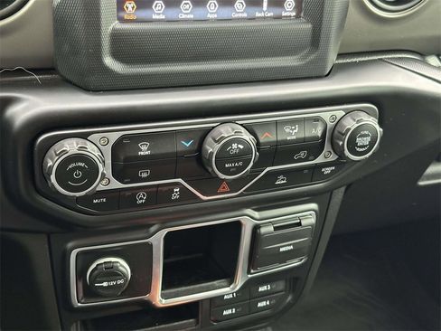 Used 2022 Jeep Wrangler Unlimited Willys image 5