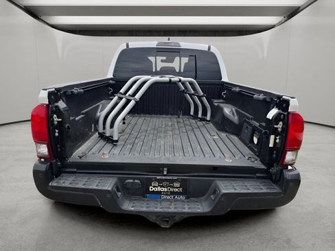 Used 2020 Toyota Tacoma TRD Sport w/ Technology Package AWD/4WD image 9