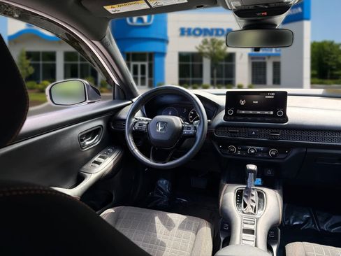 Used 2023 Honda HR-V Sport image 30