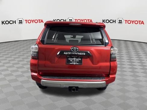 Used 2022 Toyota 4Runner TRD Off-Road Premium AWD/4WD image 7