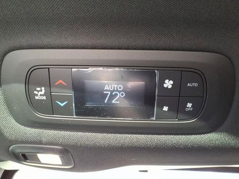 New 2026 Chrysler Pacifica Select image 15