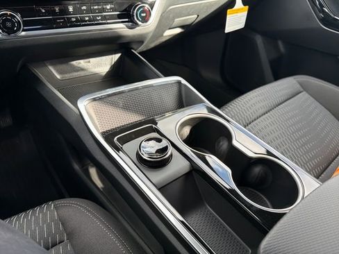 New 2026 Chevrolet Equinox LT FWD image 31