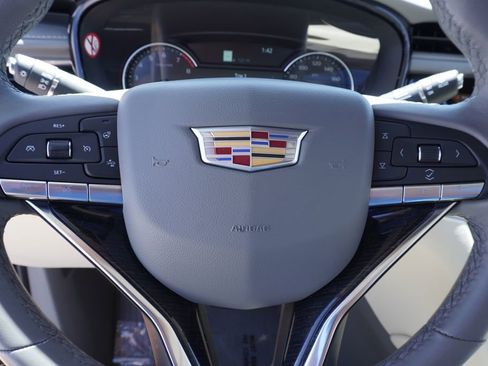 Certified 2025 Cadillac XT6 Premium Luxury AWD/4WD image 19