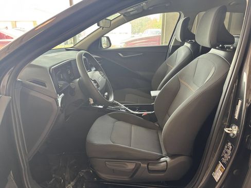Used 2026 Kia Niro LX FWD image 25