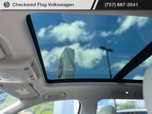 Used 2019 Volkswagen Tiguan SEL w/ 3rd Row Seat Package AWD/4WD image 23