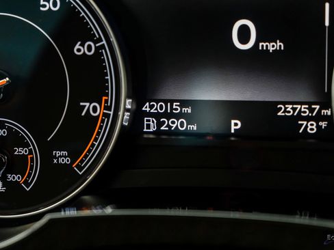 Used 2019 Bentley Bentayga image 75