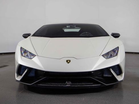 Used 2018 Lamborghini Huracan Performante image 3
