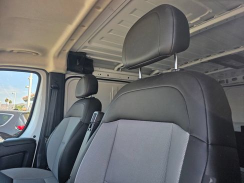 Used 2025 RAM ProMaster 2500 w/ Convenience Group FWD image 15