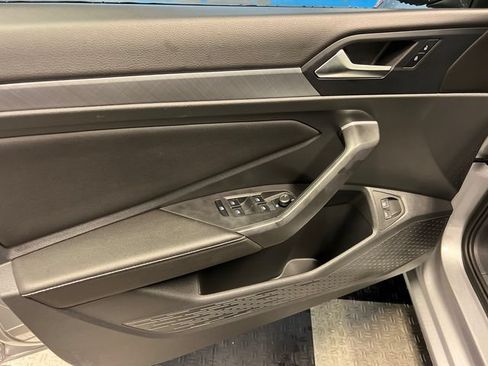 Certified 2024 Volkswagen Jetta SE FWD image 7