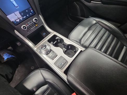 Used 2024 Ford Edge SEL image 22