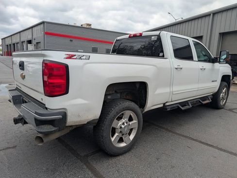 Used 2018 Chevrolet Silverado 2500 LT w/ Z71 Package, Off-Road image 4