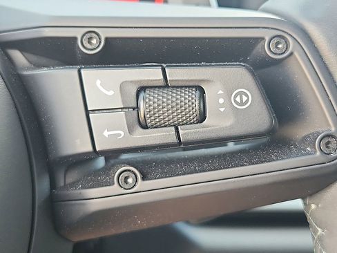 Certified 2025 Porsche 911 Carrera image 19