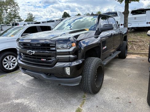 Used 2016 Chevrolet Silverado 1500 LTZ Z71 w/ LTZ Plus Package AWD/4WD image 3