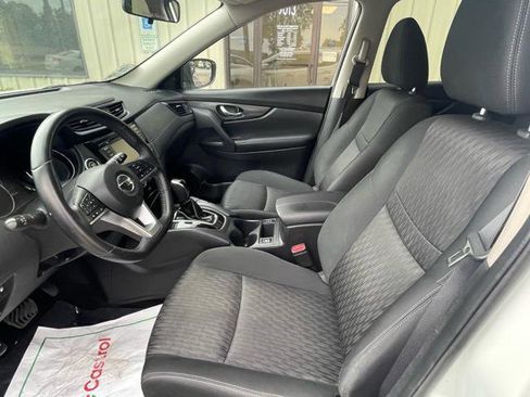 Used 2018 Nissan Rogue SV AWD/4WD image 11