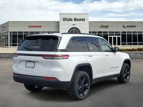 New 2026 Jeep Grand Cherokee Limited w/ Limited Altitude Package AWD/4WD image 5