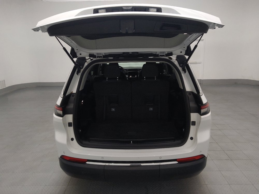 Used 2023 Jeep Grand Cherokee L Laredo RWD image 29