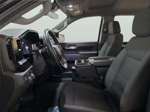 Used 2025 Chevrolet Silverado 1500 LT AWD/4WD image 16