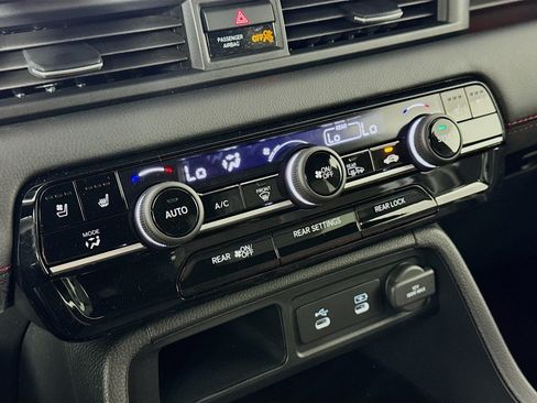 New 2026 Honda Pilot Black Edition image 16