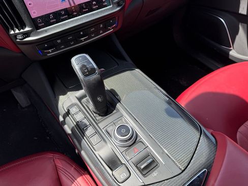 Used 2022 Maserati Levante Modena AWD/4WD image 13