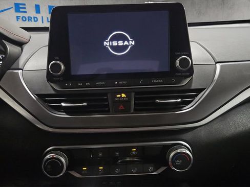 Used 2024 Nissan Altima 2.5 SR FWD image 16