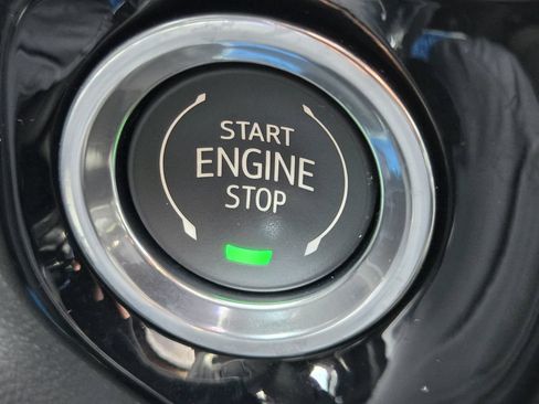 Used 2025 GMC Sierra 1500 SLT RWD image 21