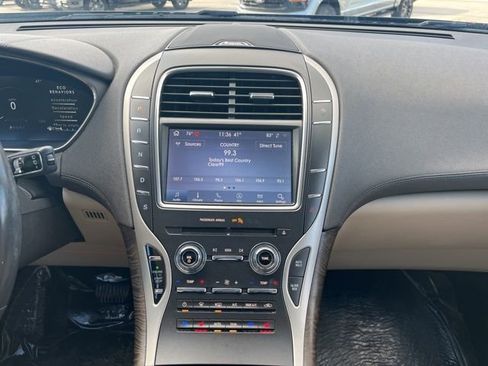 Used 2020 Lincoln Nautilus Reserve image 22