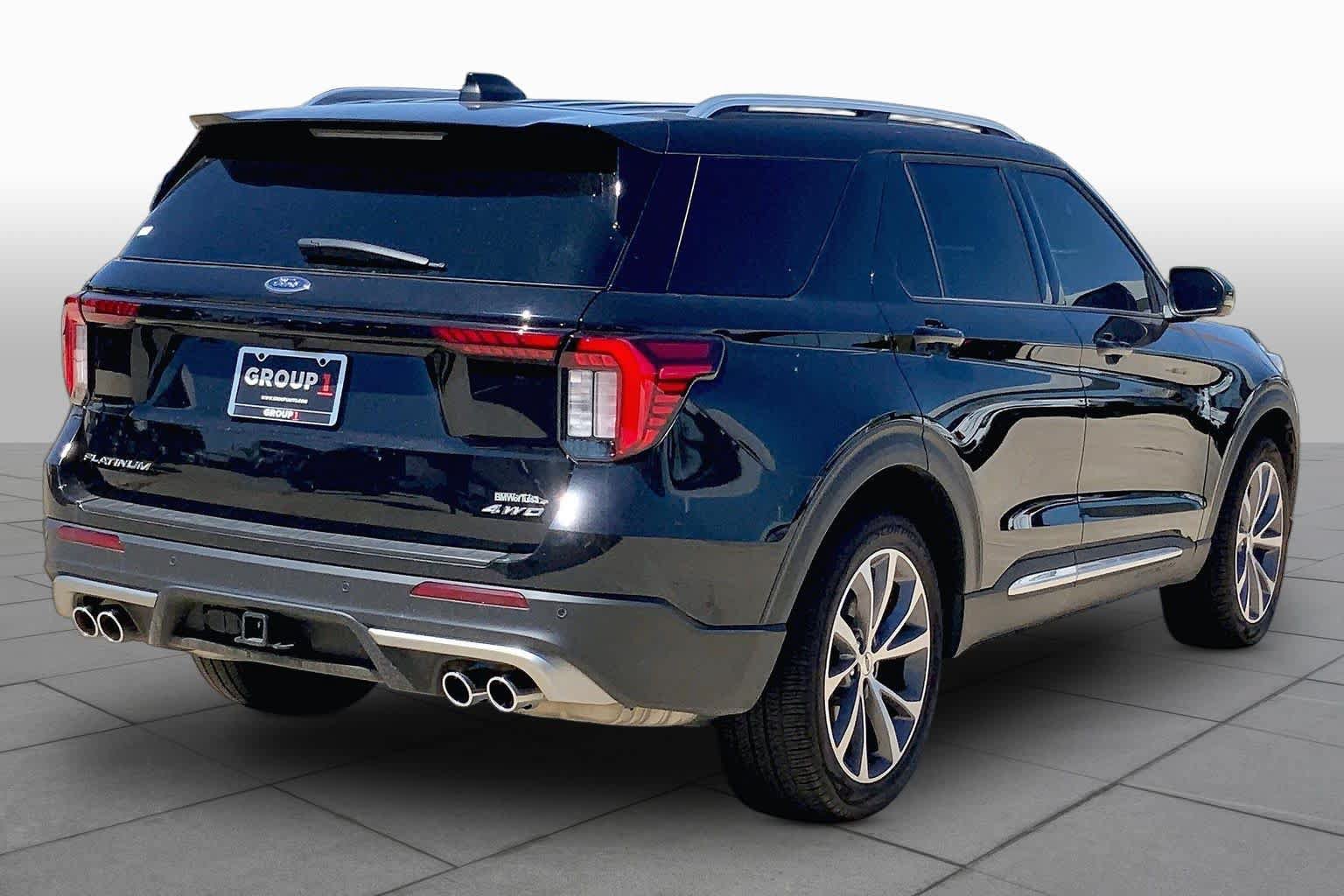 Used 2025 Ford Explorer Platinum w/ Ultimate Package AWD/4WD image 12