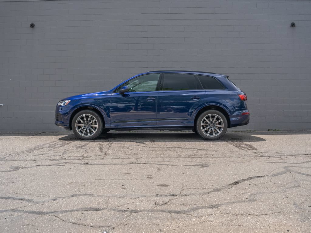 Certified 2023 Audi Q7 2.0T Premium Plus w/ Premium Plus Package AWD/4WD image 2