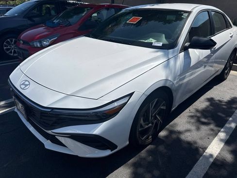 Certified 2025 Hyundai Elantra Sport FWD image 1
