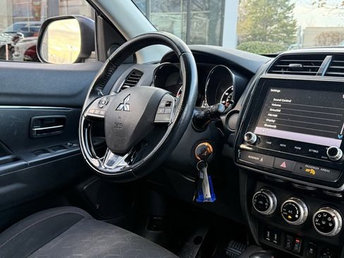 Used 2021 Mitsubishi Outlander Sport LE image 27