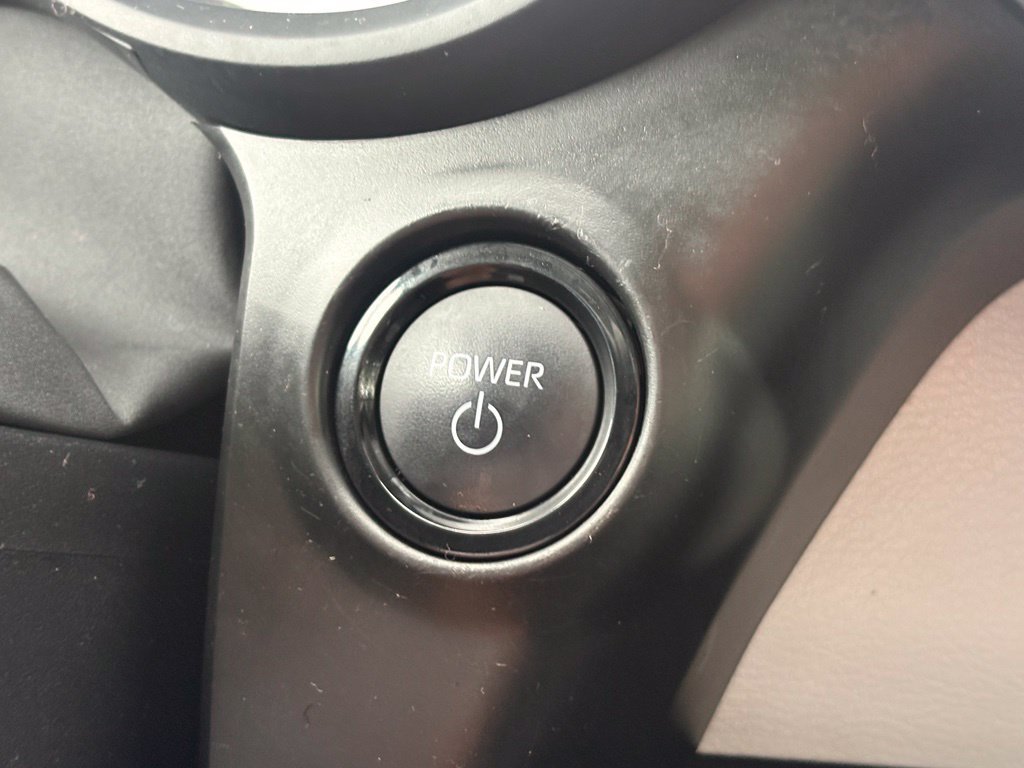Used 2026 Toyota Sienna XLE FWD image 40