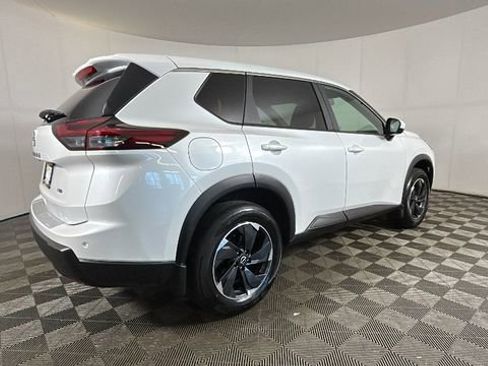 Used 2026 Nissan Rogue SV w/ Cold Weather Package AWD/4WD image 3