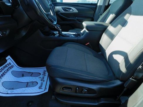 Used 2021 Chevrolet Traverse LT FWD image 11